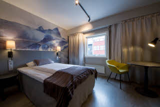 Copyright: : No Standard queen room – street view
